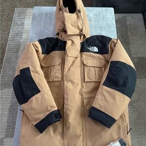 The North Face Men's Tan and Black Ski Jacket